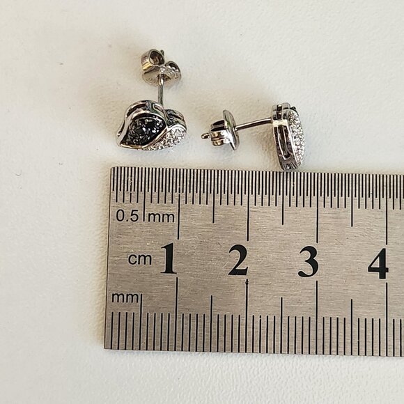 925 Sterling Silver White and Black CZ Cluster Heart Stud Earrings - Picture 4 of 4